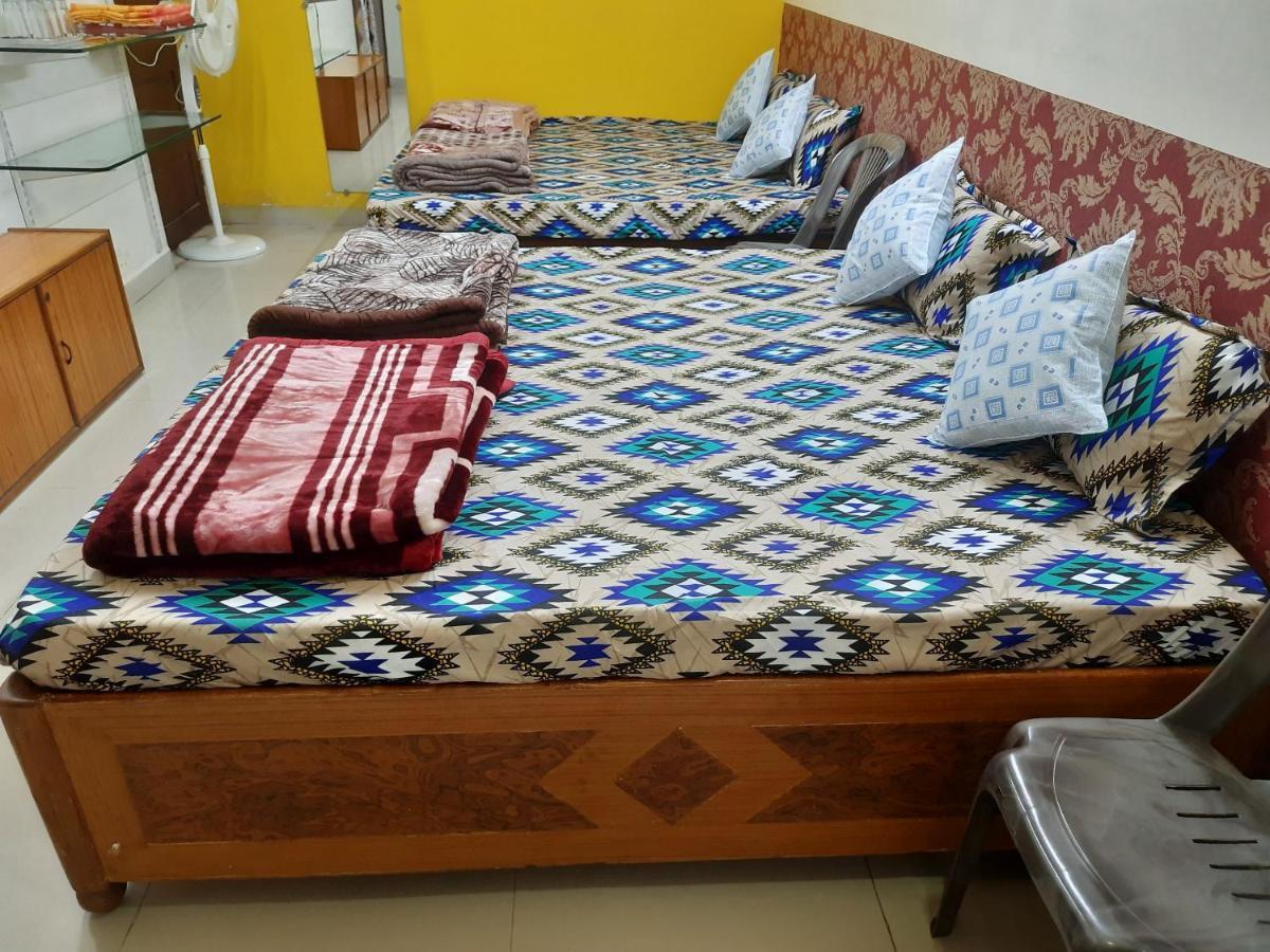 Saar Homestay Ujjain Extérieur photo