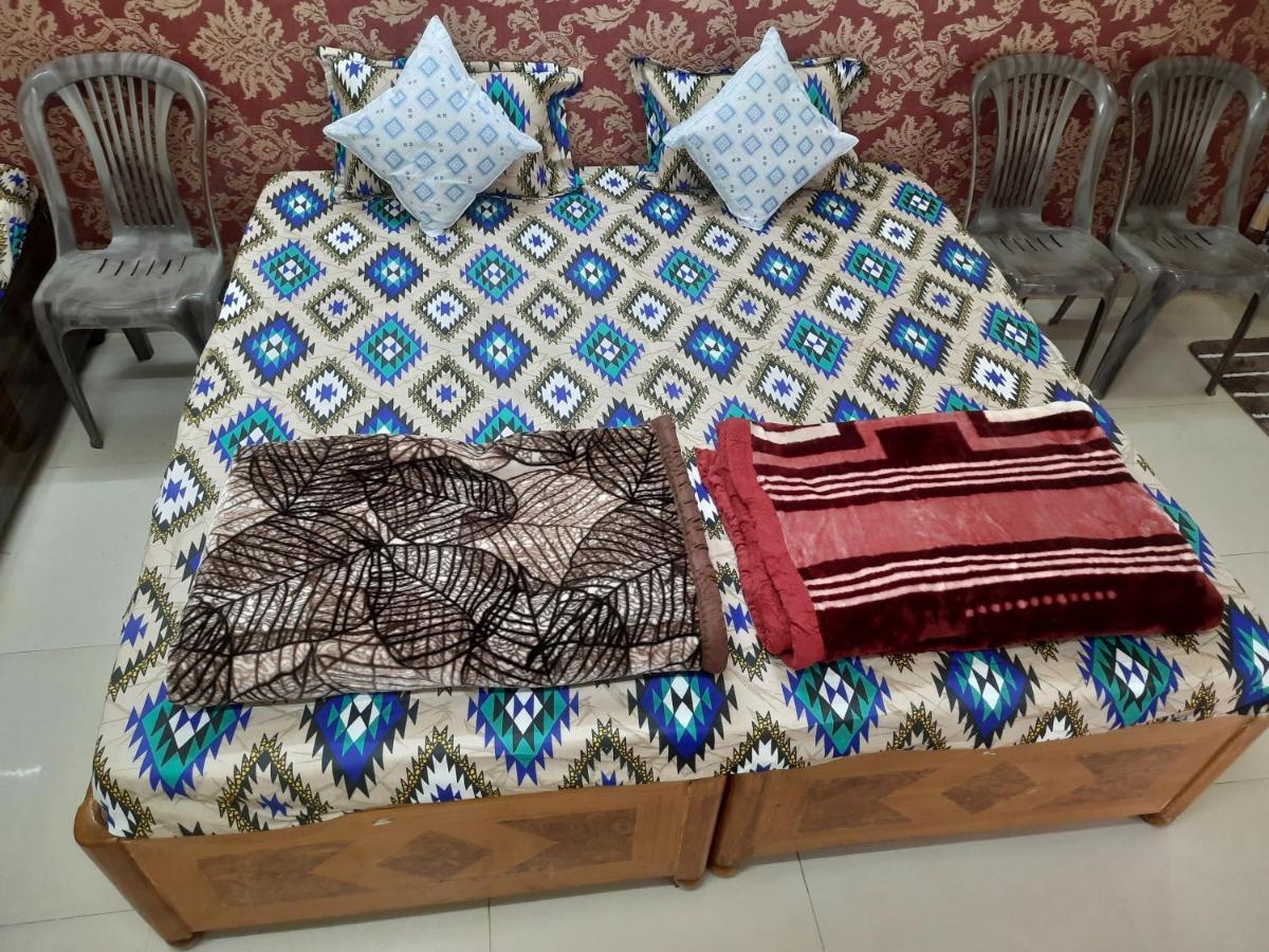 Saar Homestay Ujjain Extérieur photo