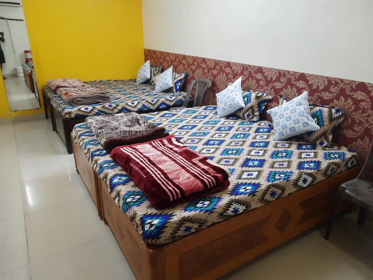 Saar Homestay Ujjain Extérieur photo